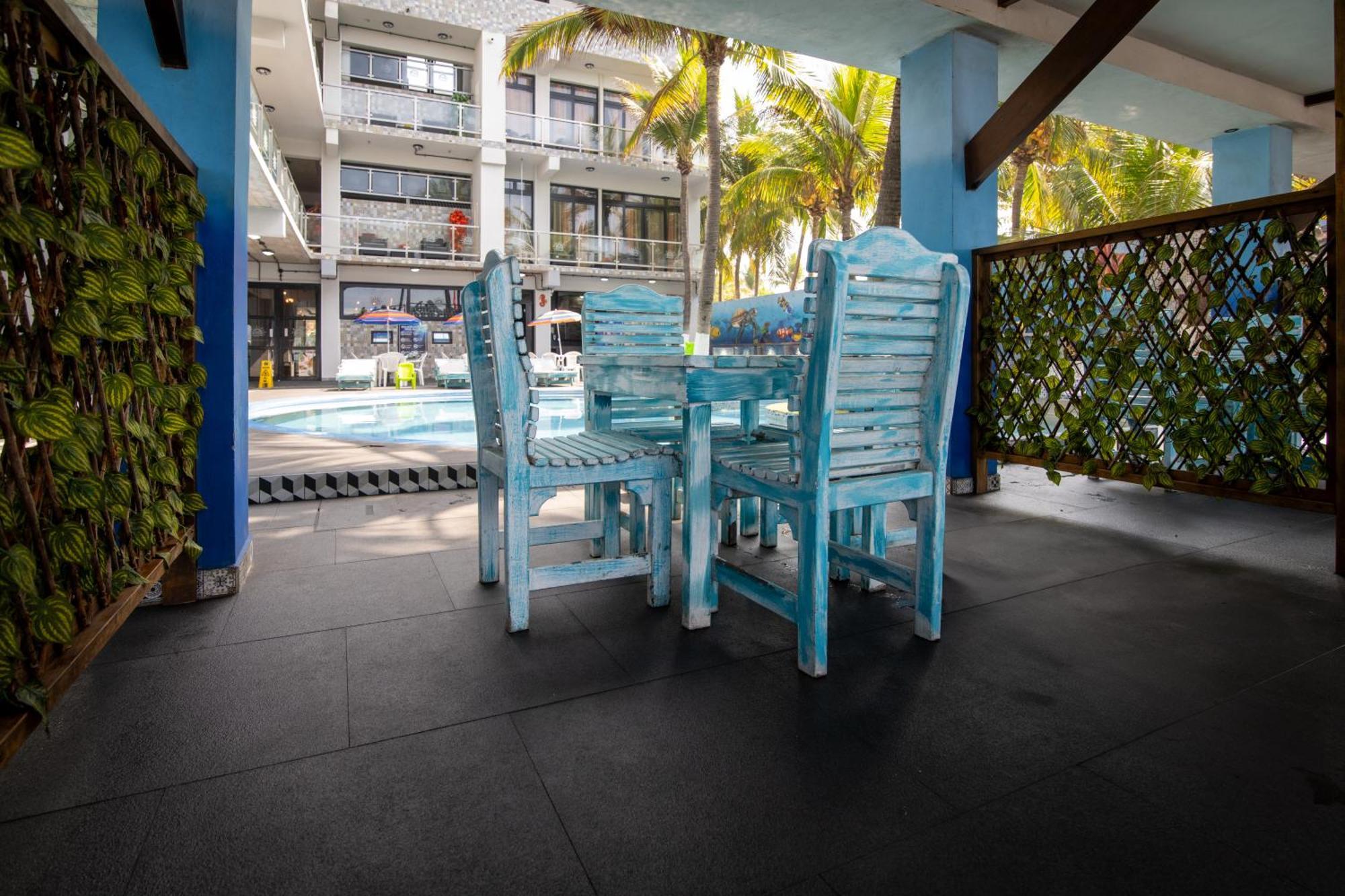 Hotel Playa Paraiso Monterrico Extérieur photo